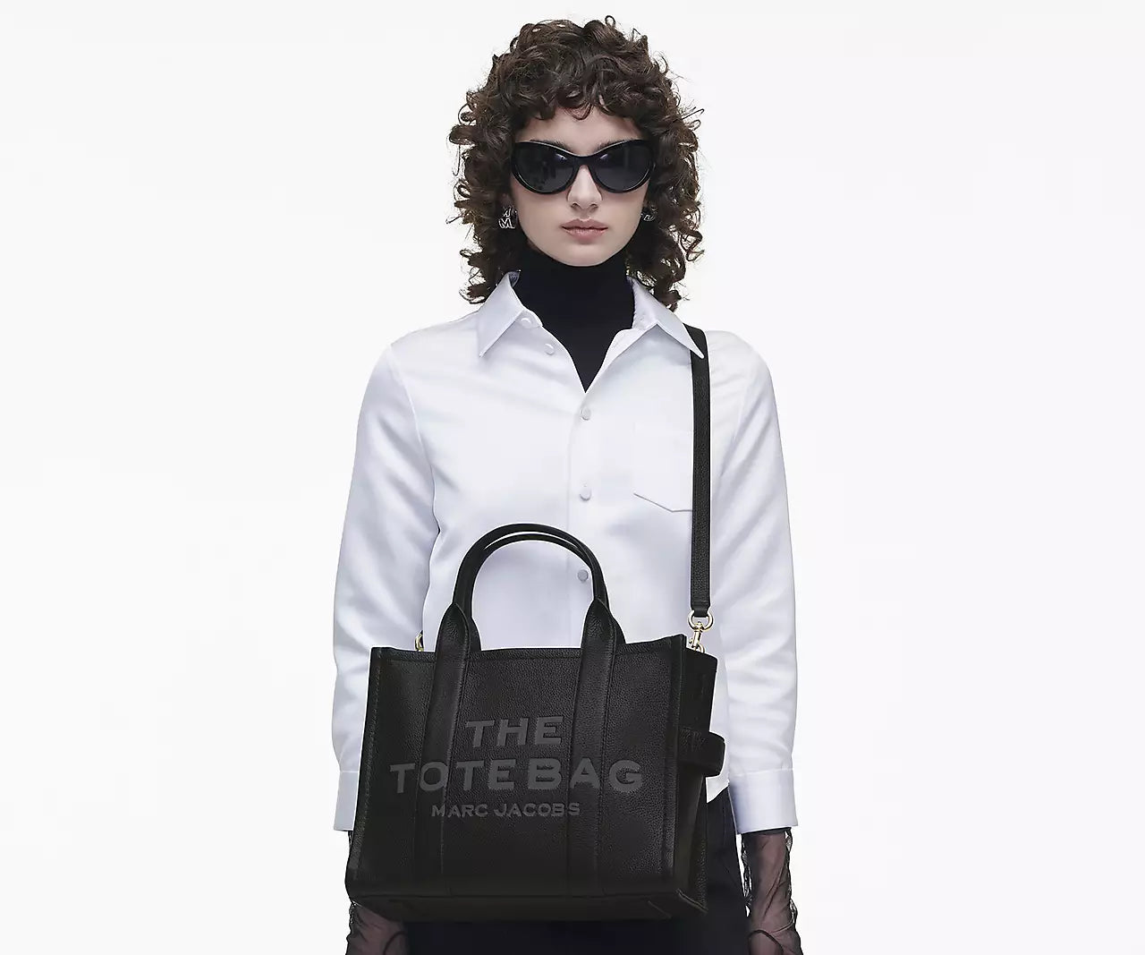 THE LEATHER MEDIUM TOTE BAG- Black