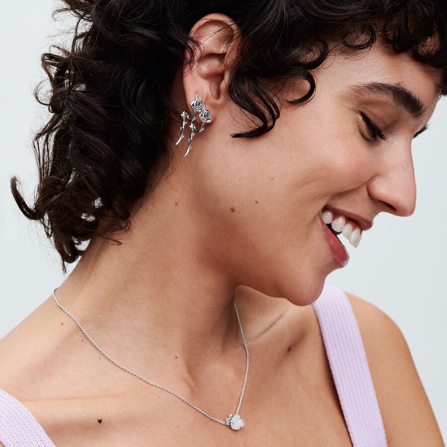 White Rose in Bloom Collier Necklace