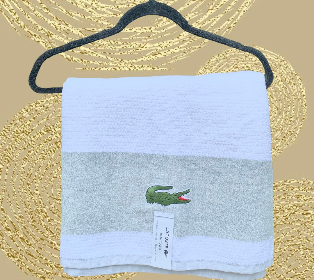 Toalla Lacoste Grande Para Adulto 72cm x 120cm - Estará en $420