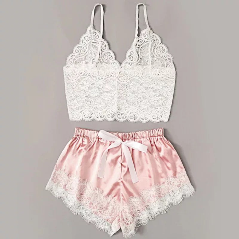 pijama dos piezas seda y encaje rosa pastel