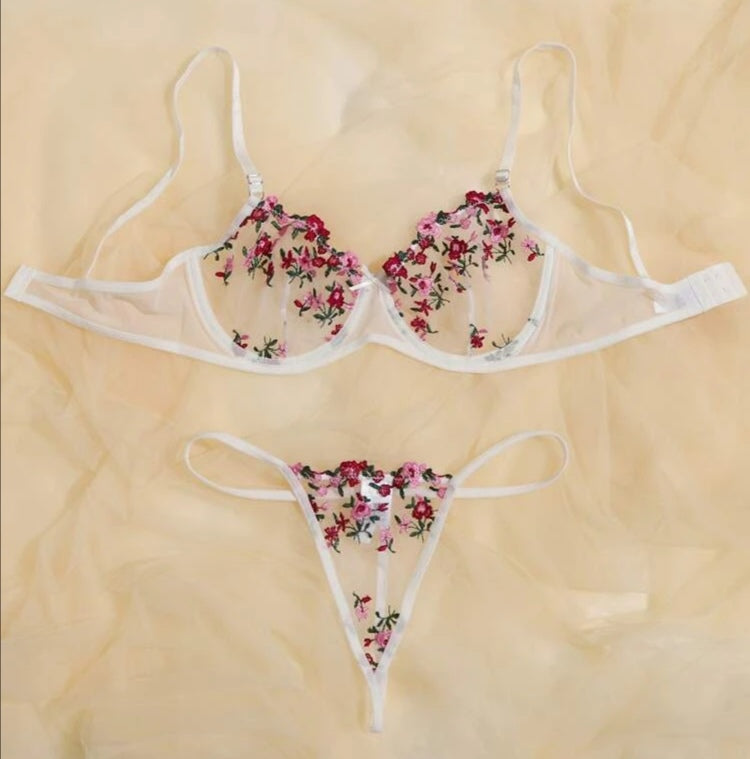 Lencería con bordado Floral-Rosa con rojo