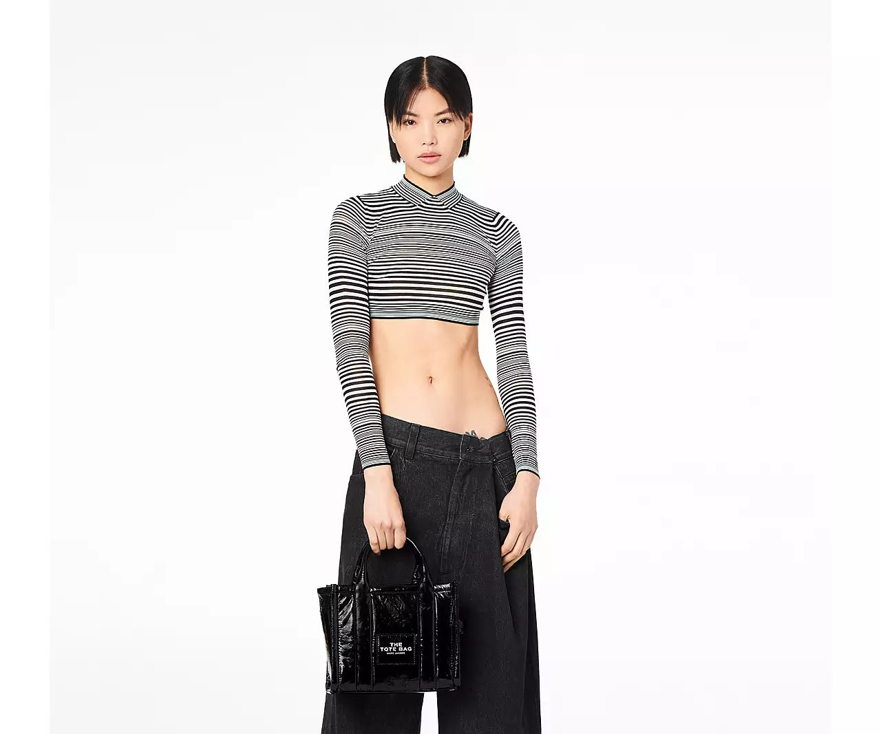 THE SHINY CRINKLE MINI TOTE- Black