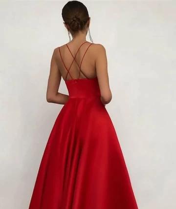 Vestido~ Satín Escote de Corazón Rojo