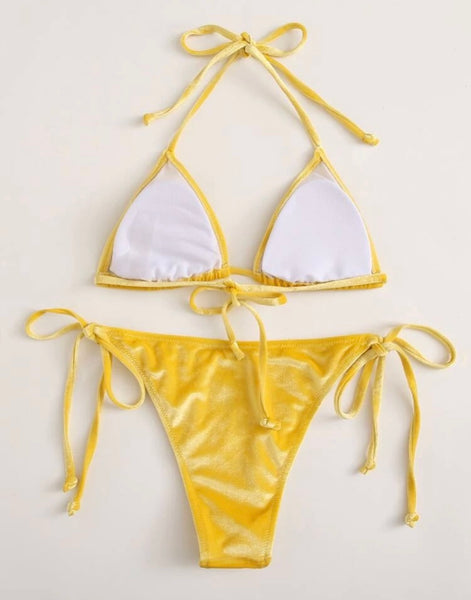 Bikini de terciopelo amarillo