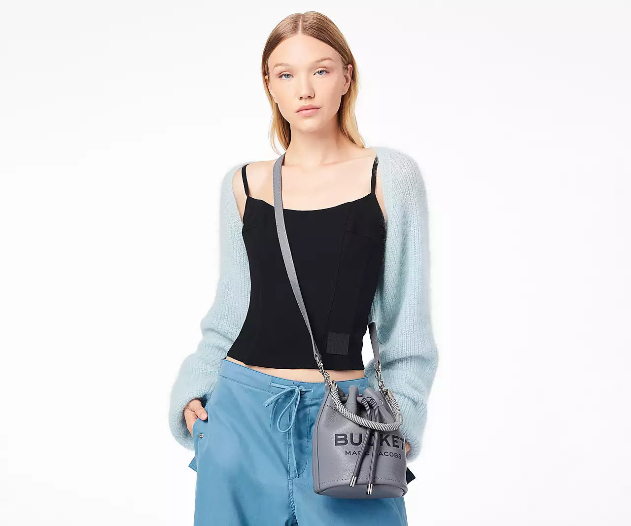 THE LEATHER BUCKET BAG- Wolf Gray