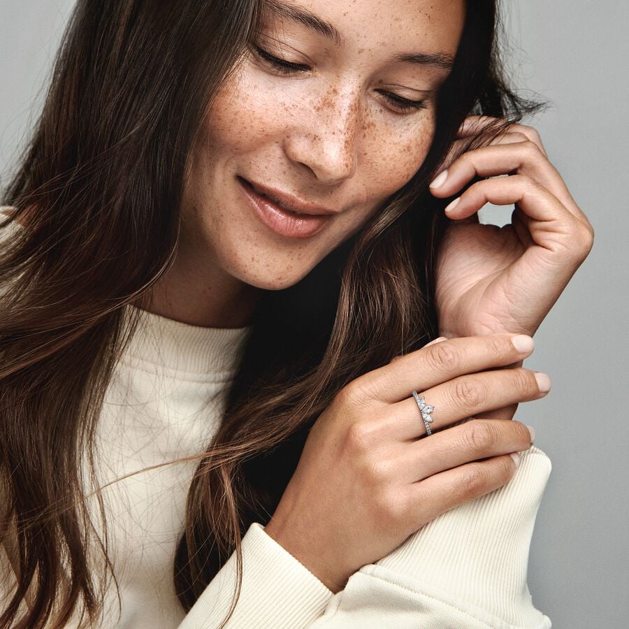 Silver Sparkling Herbarium Cluster Ring