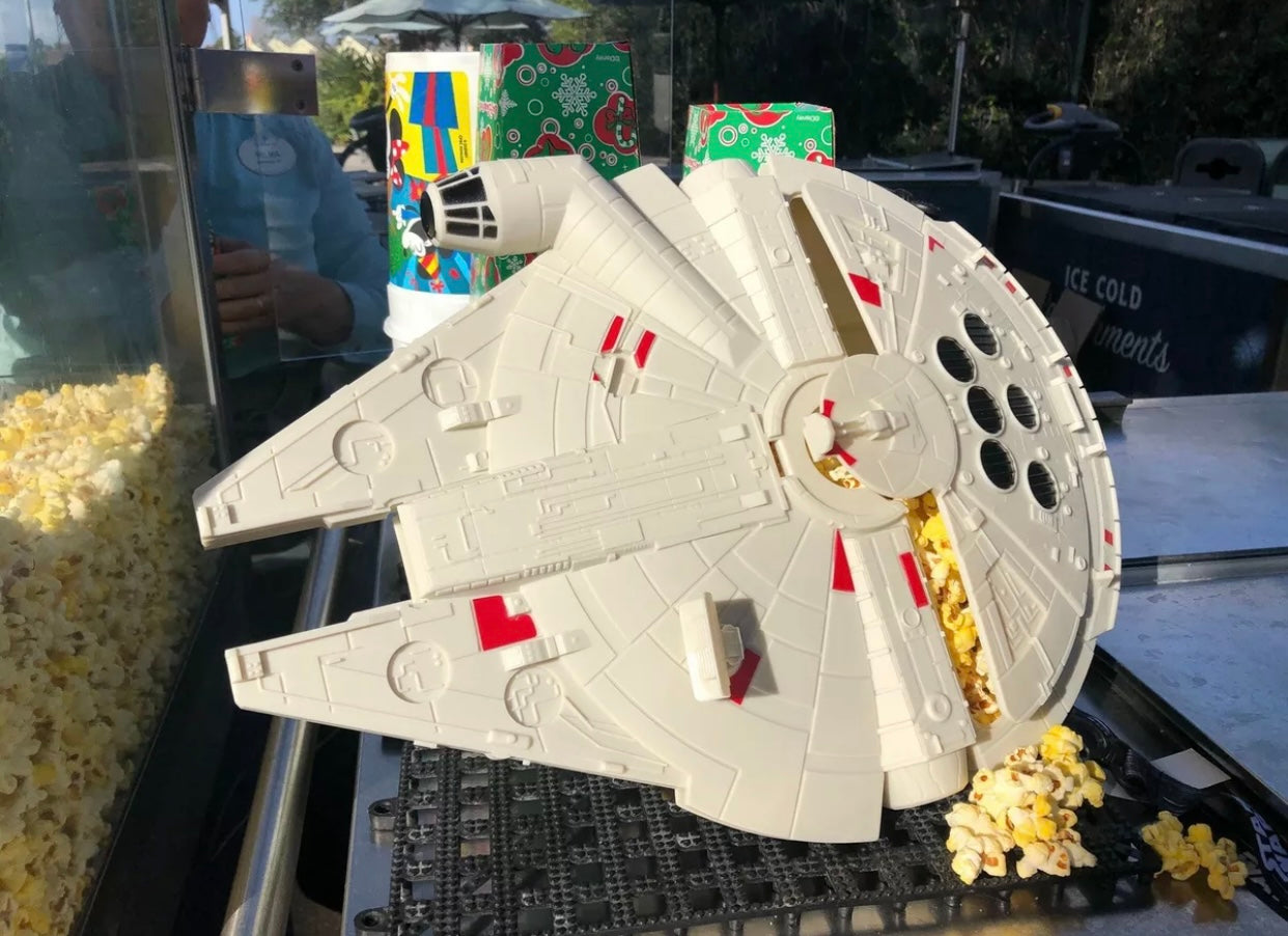 Disney Tokyo Resorts Palomera Star Wars Falcon Con Luz