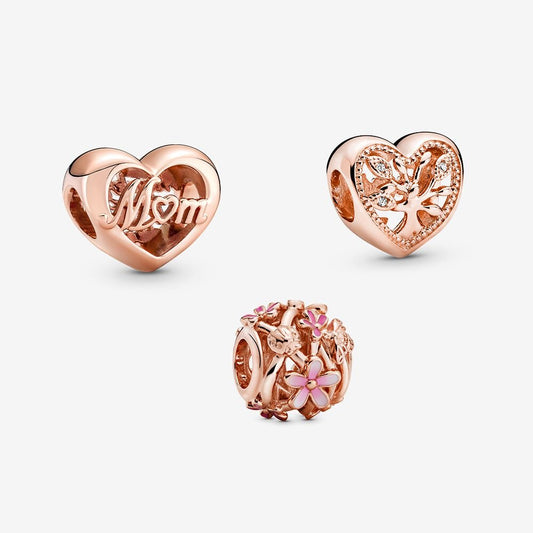 Family Loves Mom Charm Trio